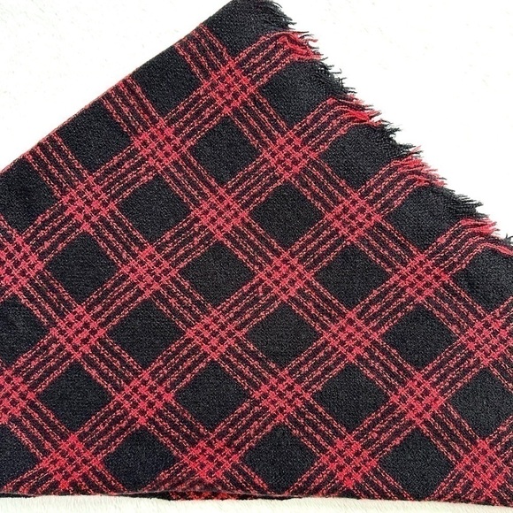 Luxury Cashmere Acrylic Plaid Knitted Triangle Scarf - Picture 4 of 4